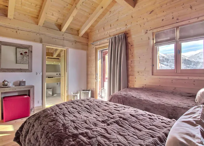 Alpine Chic Jaccuzi Sauna *