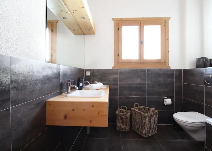 Alpine Chic Jaccuzi Sauna Chalet